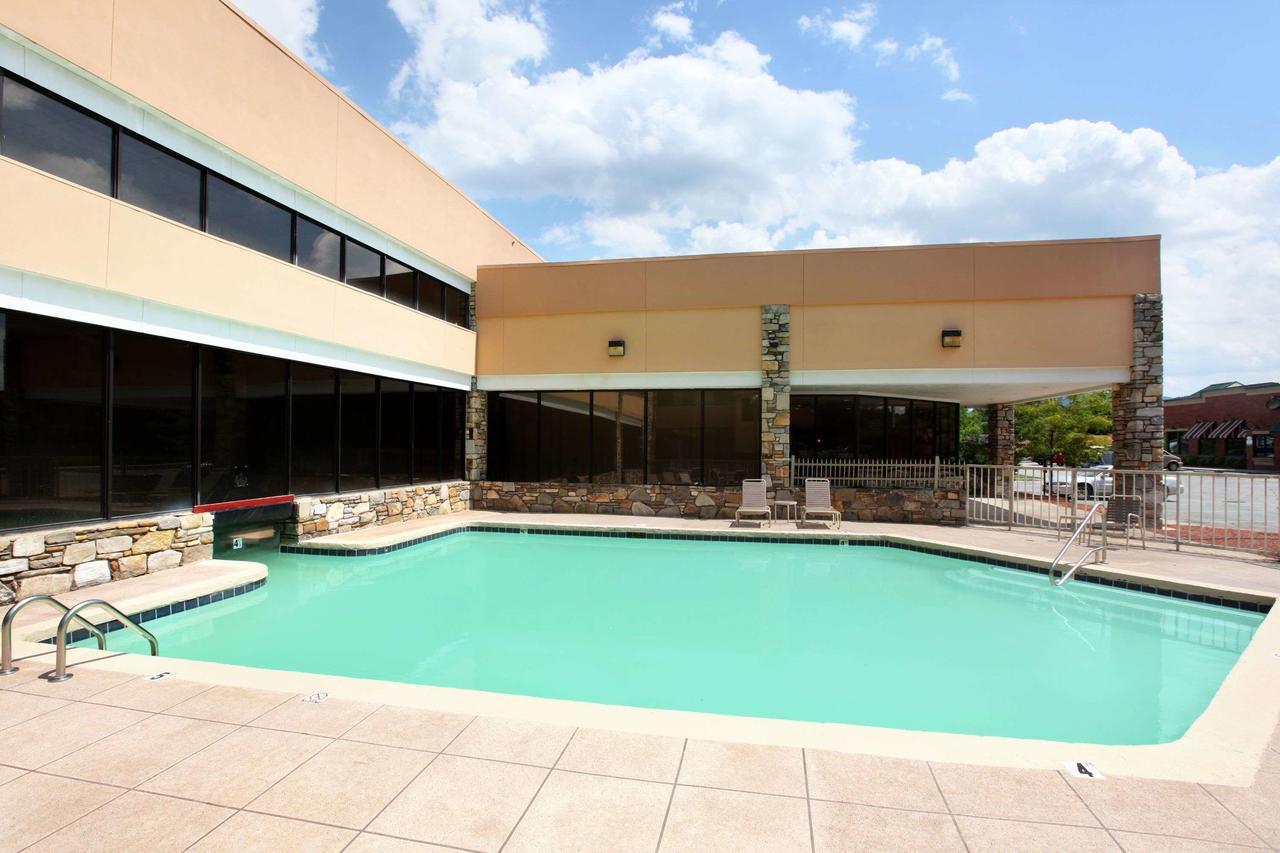 Ramada By Wyndham Asheville / Biltmore West Instalações foto