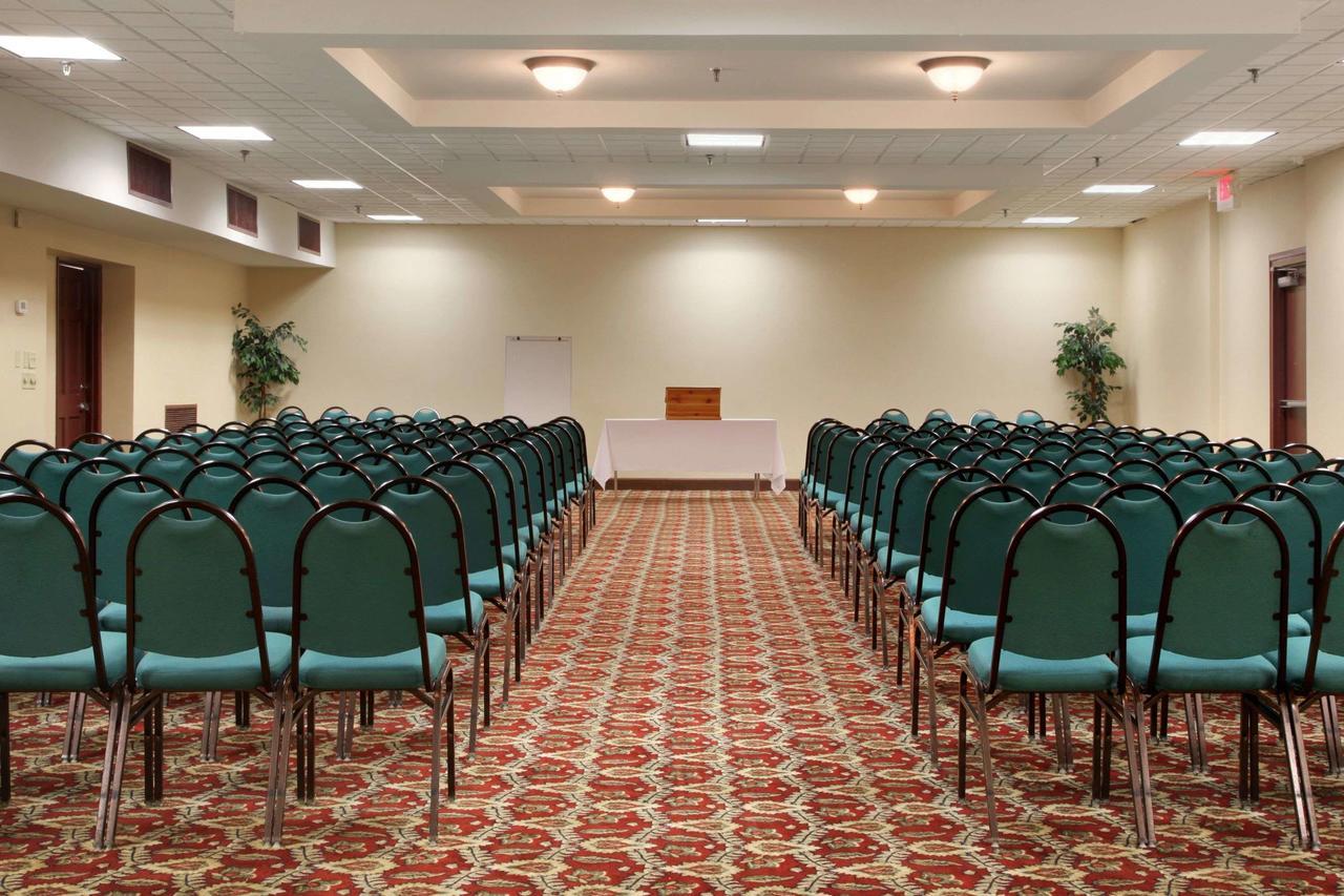 Ramada By Wyndham Asheville / Biltmore West Instalações foto